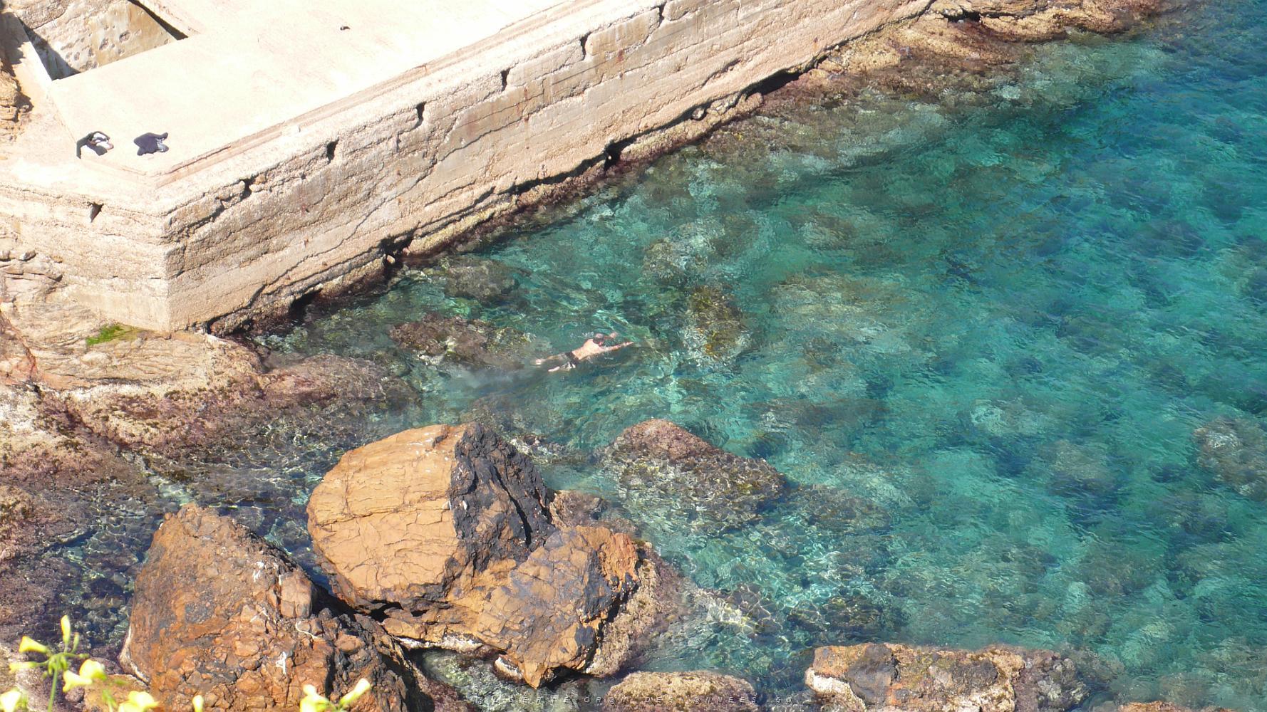 1719 le bain au rocher de la vieille .JPG